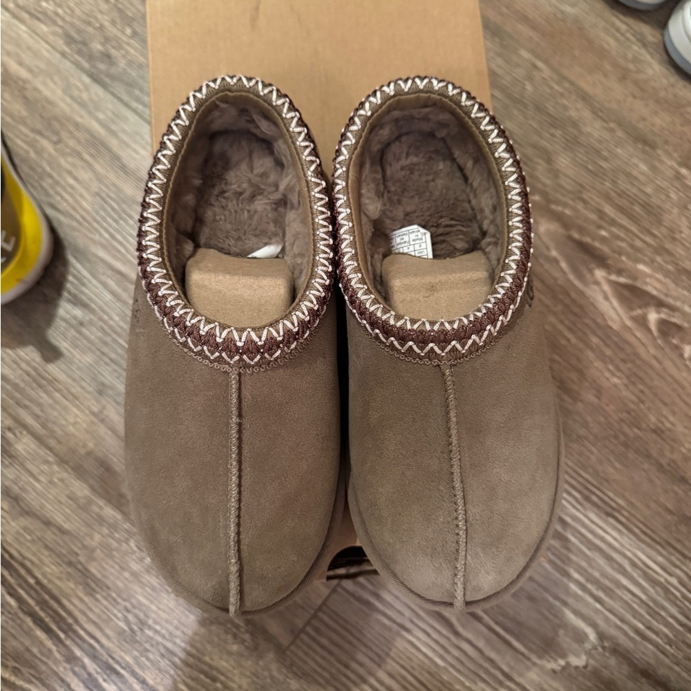 Uggs— Tasman in Taupe